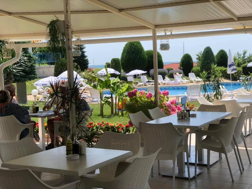 Riviera Complex 6 Hotel Sveti Vlas Exterior photo